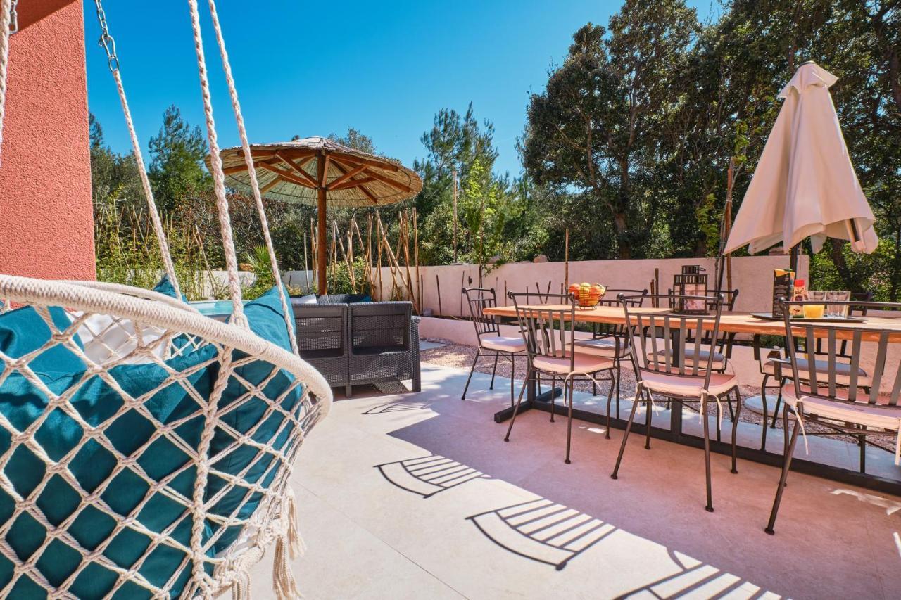 Meacres Sun Villa Miholascica Bagian luar foto